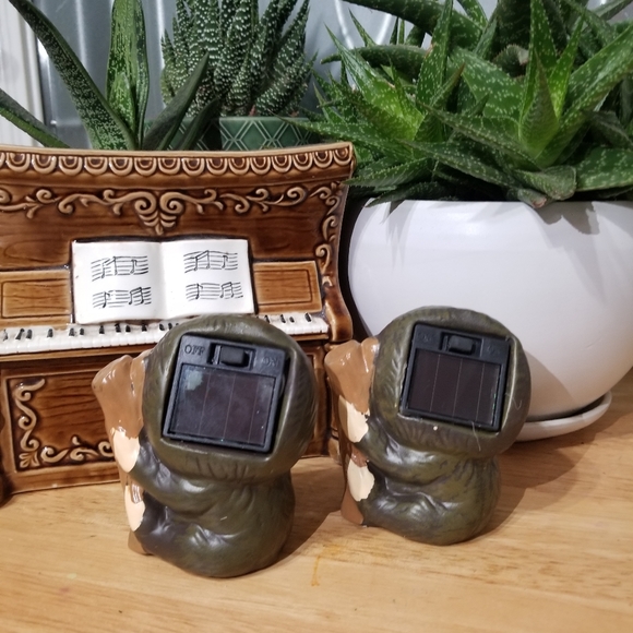 🔴 Two Garden Sloth solar lights - Picture 2 of 4